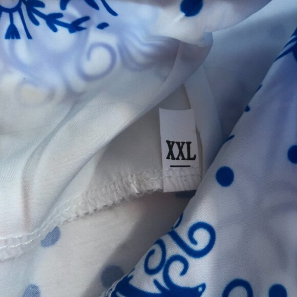 Snowflake Print Short-Sleeve Dress - Picture 4 of 10